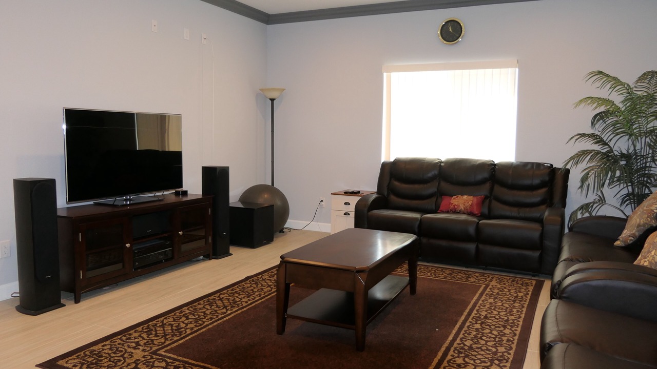 Photo of Livingroom in Midway City