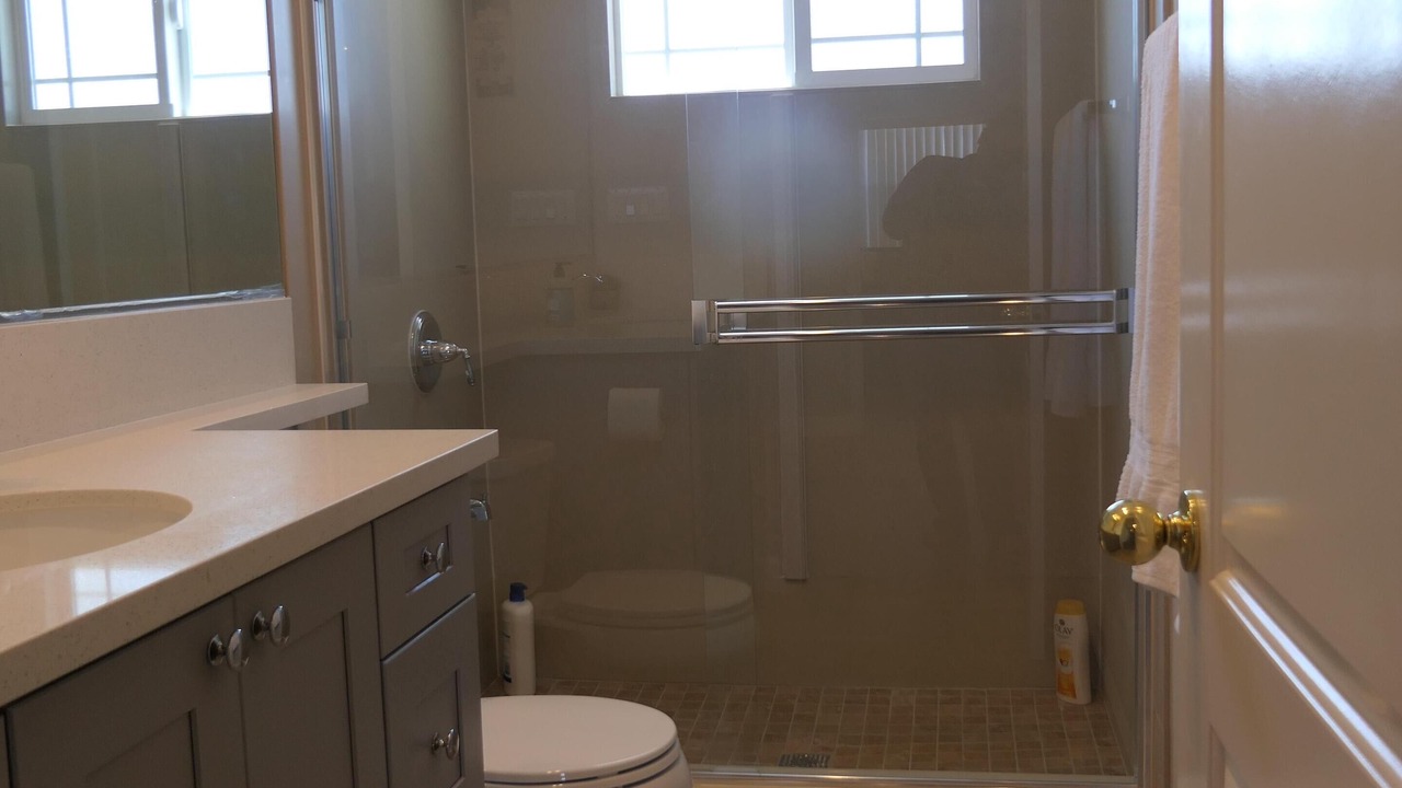 Photo of Bathroom in Midway City