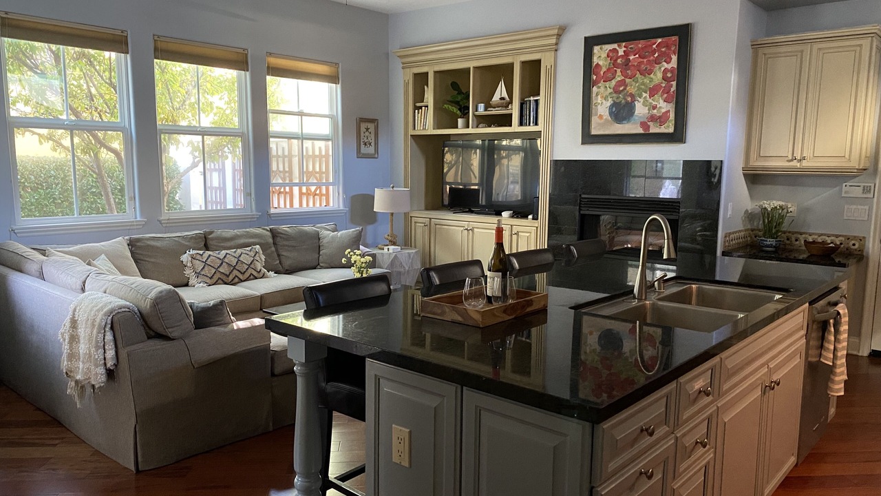 Photo of Livingroom in Beach Barber Tract
