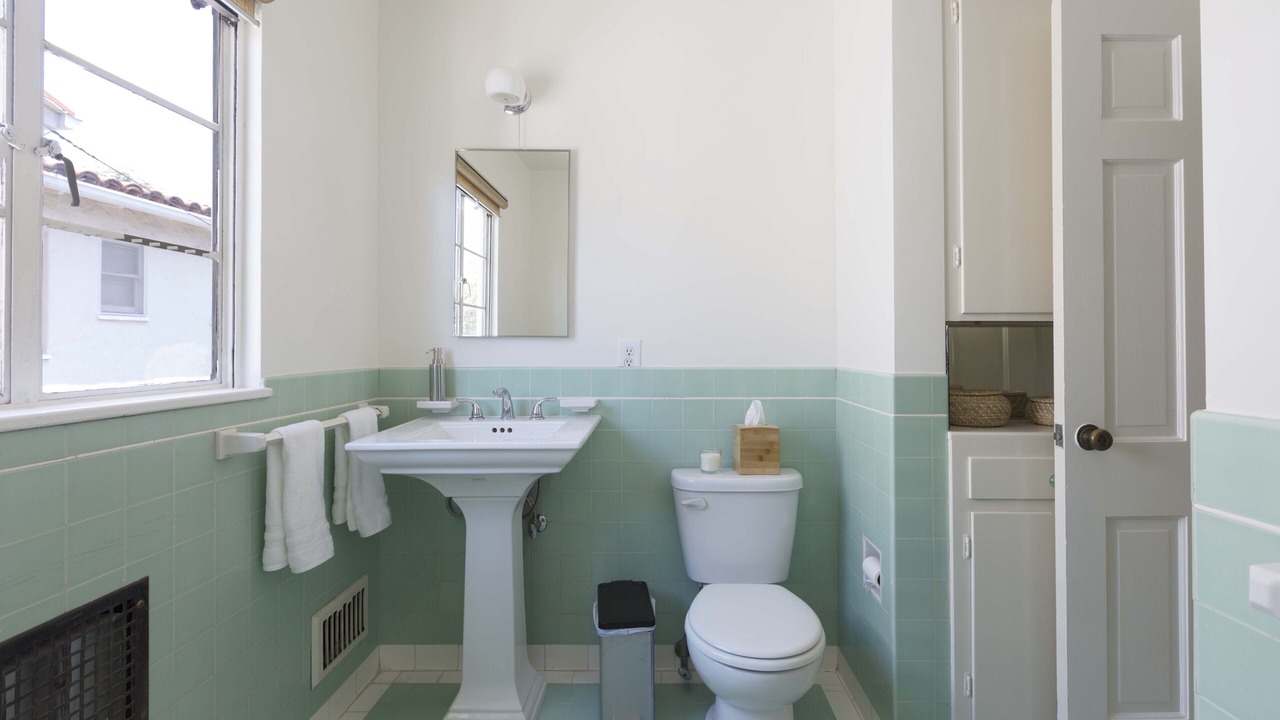 Photo of Bathroom in Los Feliz