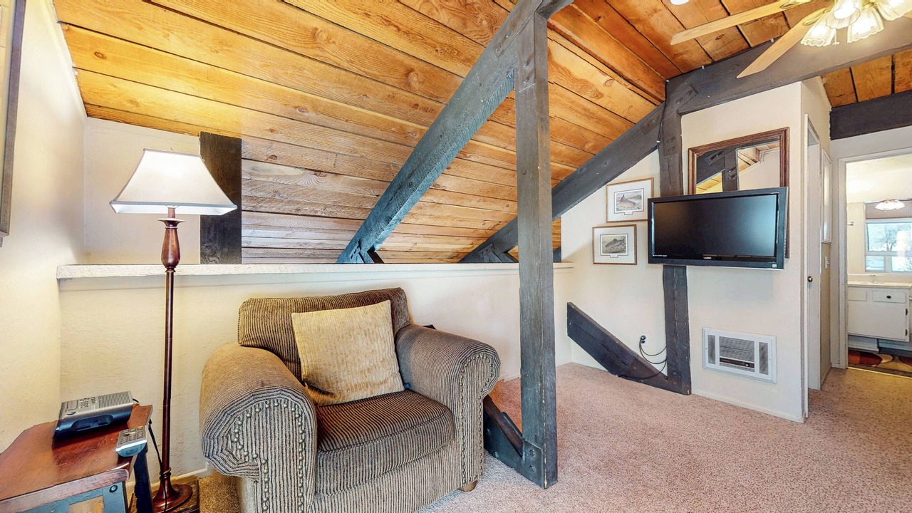 Photo of Livingroom in Majestic Pines