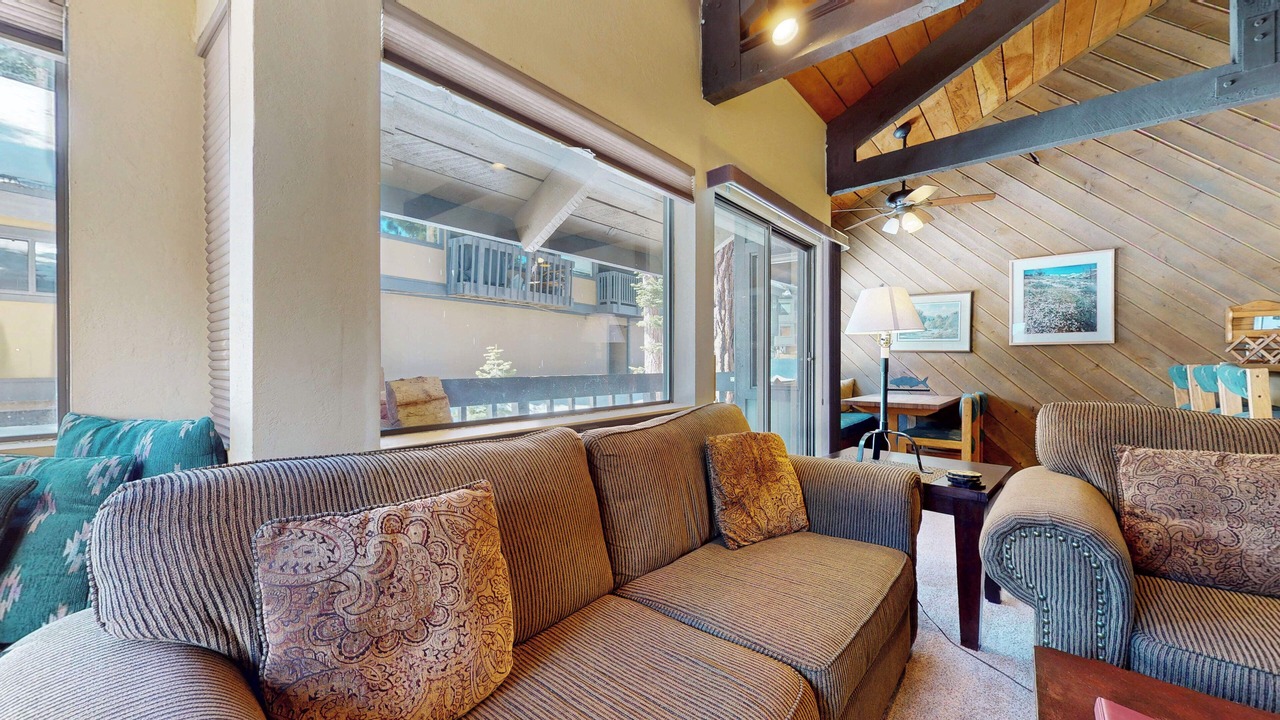 Photo of Livingroom in Majestic Pines