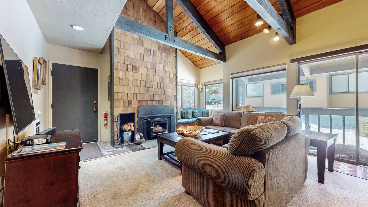 Photo of Livingroom in Majestic Pines