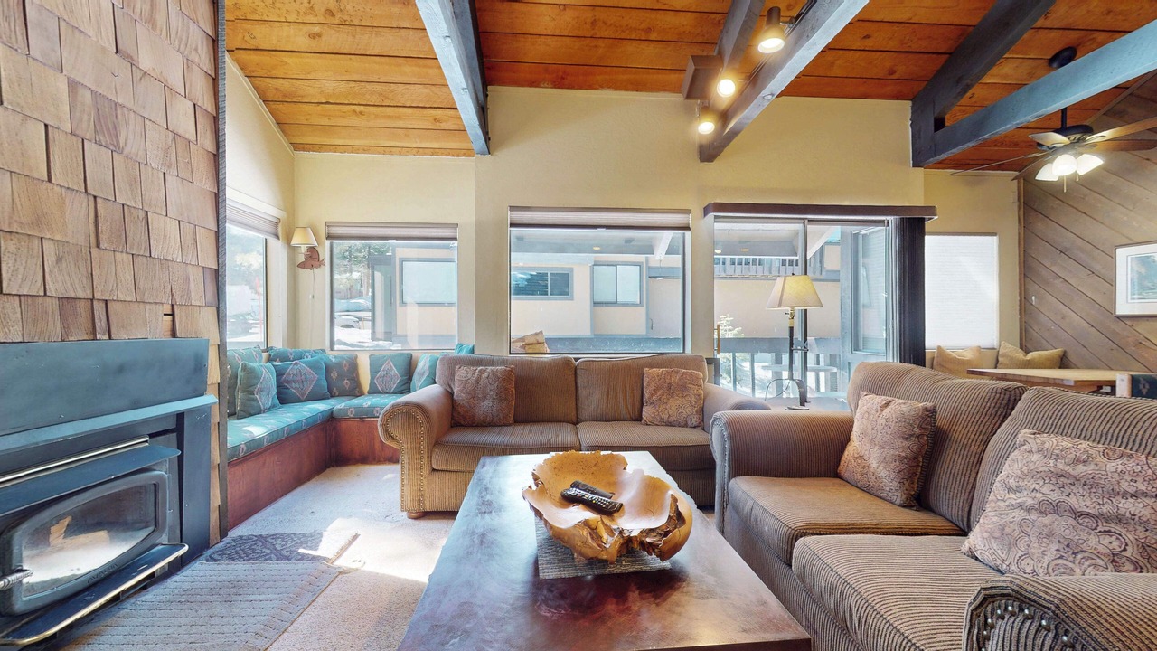 Photo of Livingroom in Majestic Pines