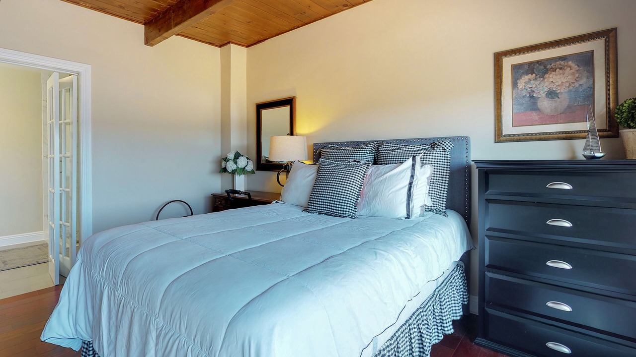 Photo of Bedroom in Lake Arrowhead