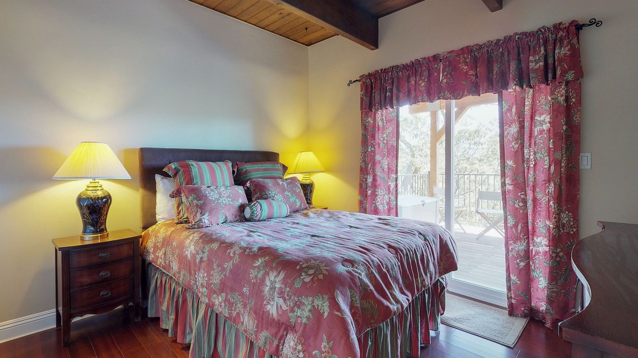 Photo of Bedroom in Lake Arrowhead