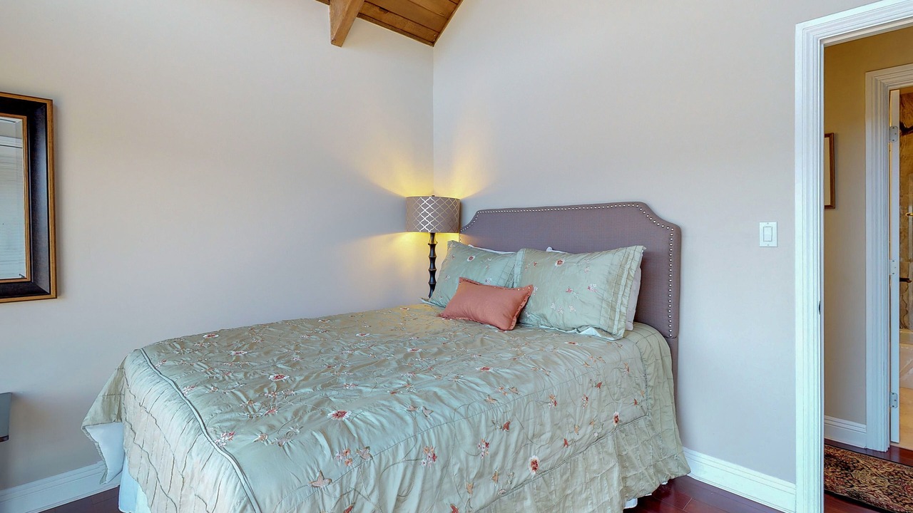 Photo of Bedroom in Lake Arrowhead