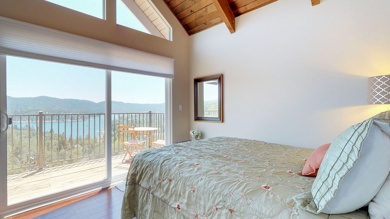 Photo of Bedroom in Lake Arrowhead