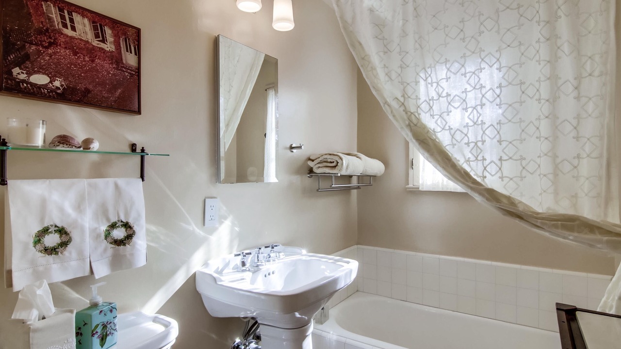Photo of Bathroom in Lower Hermosa