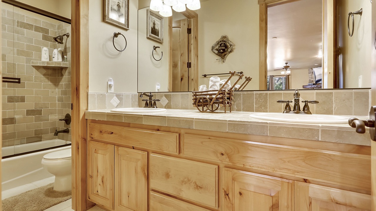 Photo of Bathroom in Castle Glen Estates