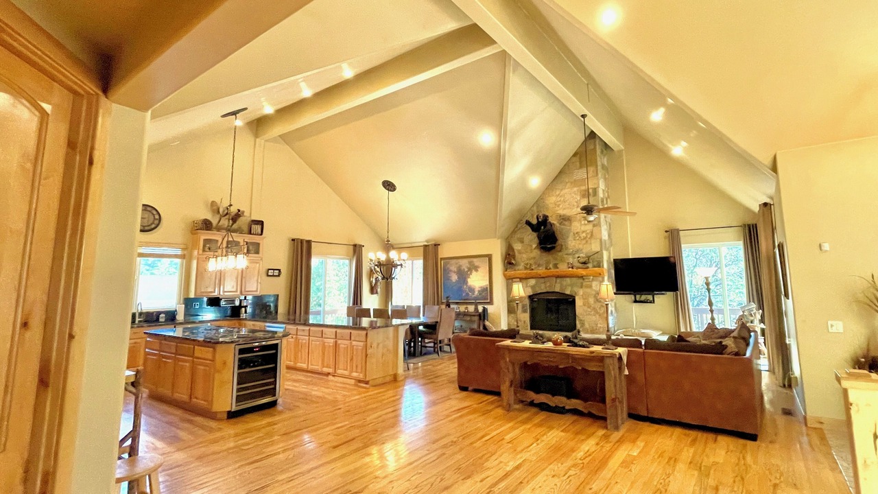 Photo of Livingroom in Castle Glen Estates