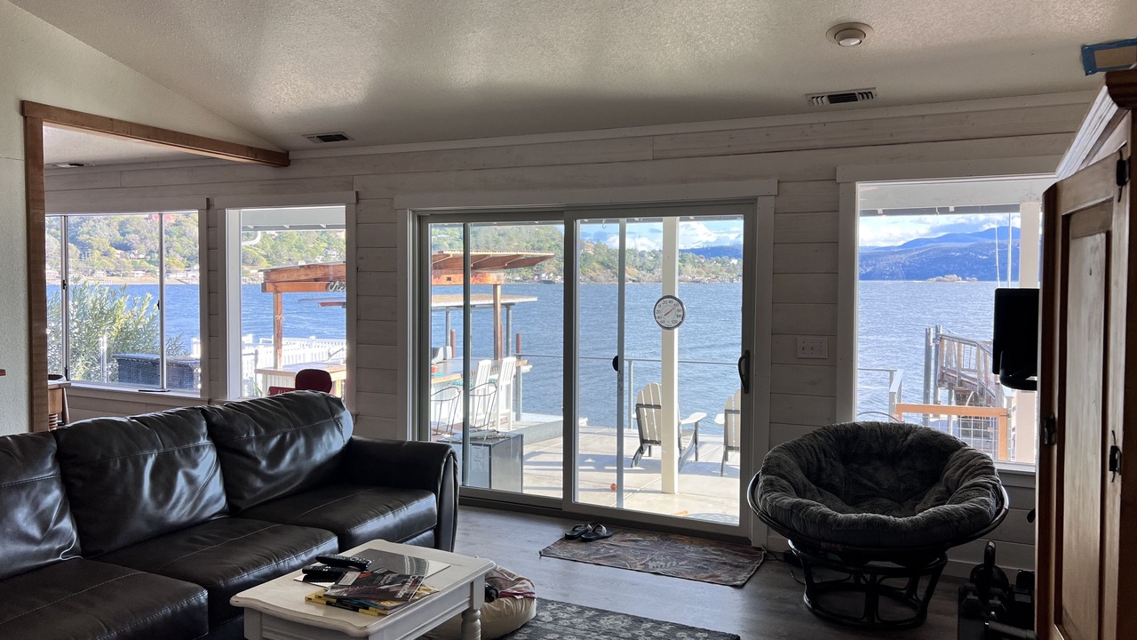 Photo of Livingroom in Clearlake