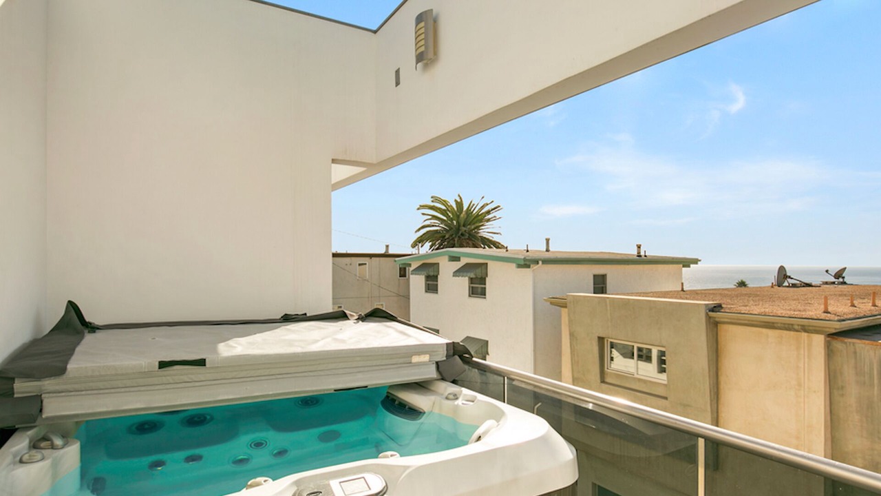 Photo of Patio Balcony in The Strand