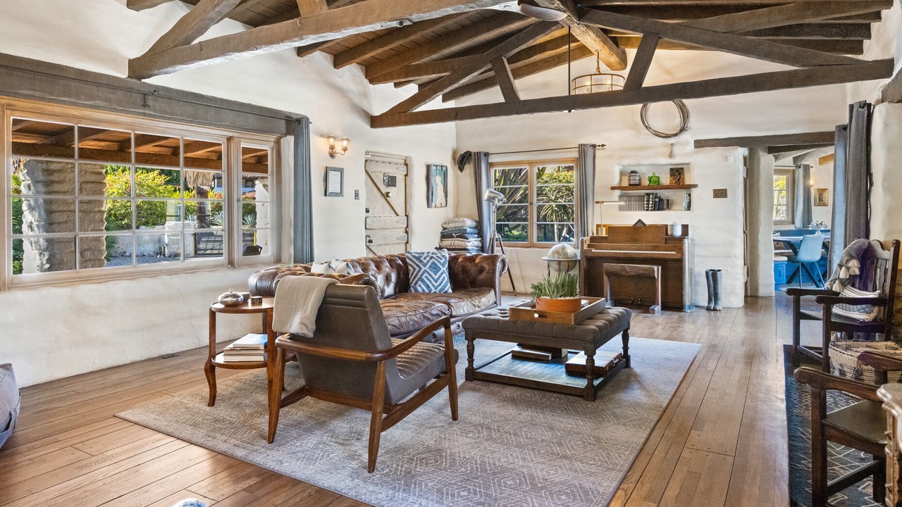 Photo of Livingroom in Warm Sands