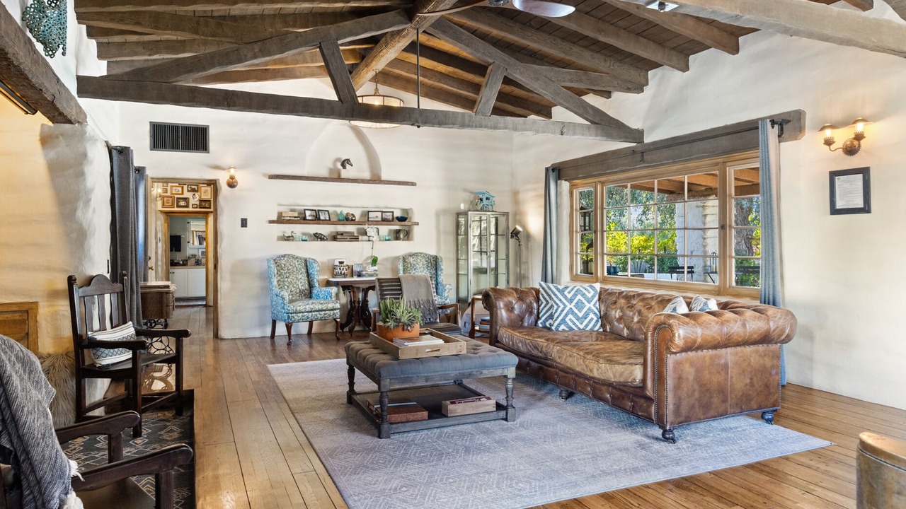 Photo of Livingroom in Warm Sands