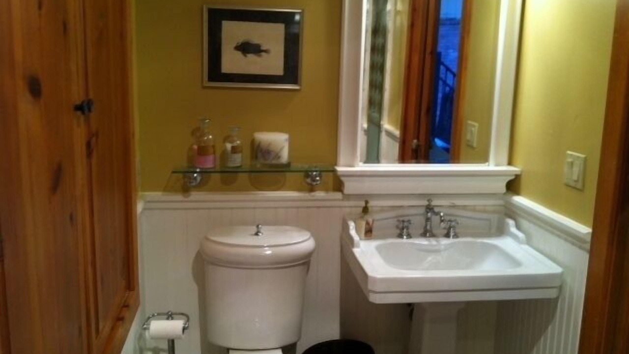 Photo of Bathroom in Blue Jay