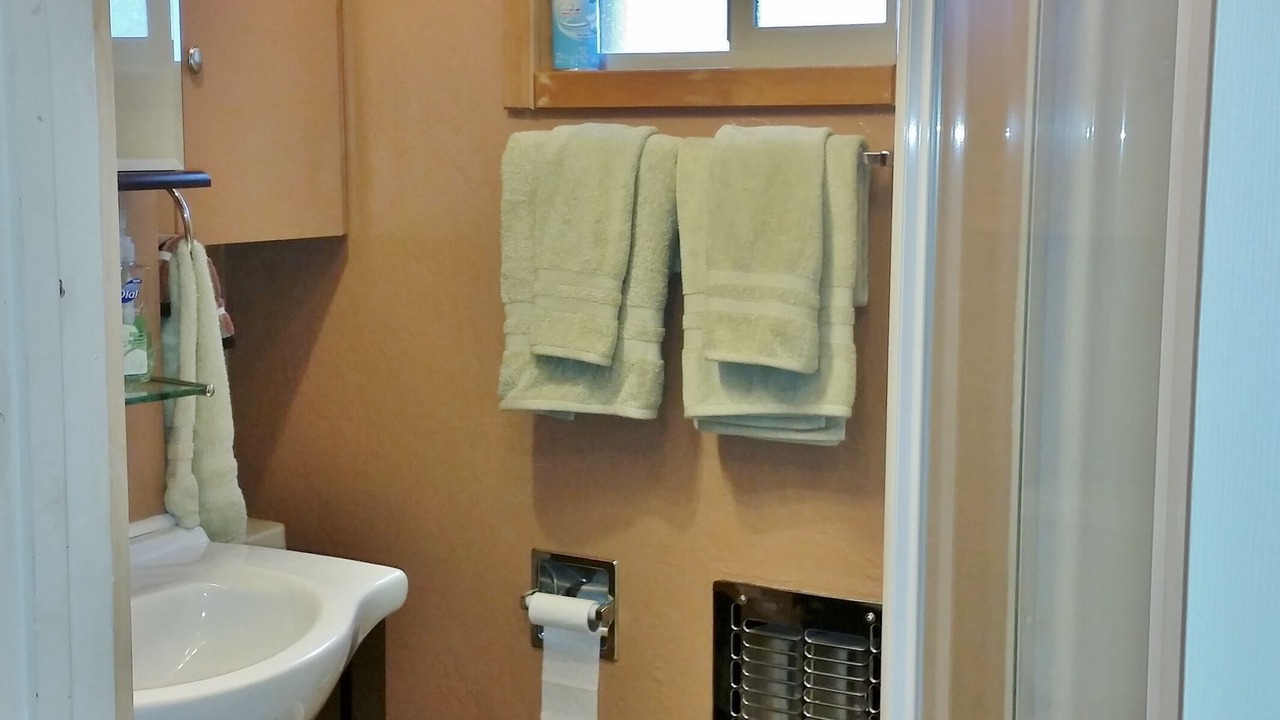 Photo of Bathroom in Peninsula Village