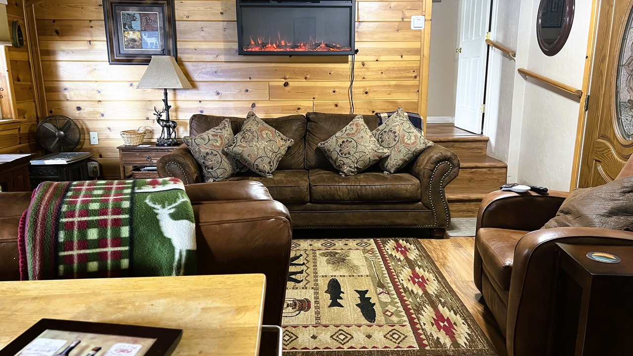 Photo of Livingroom in Peninsula Village
