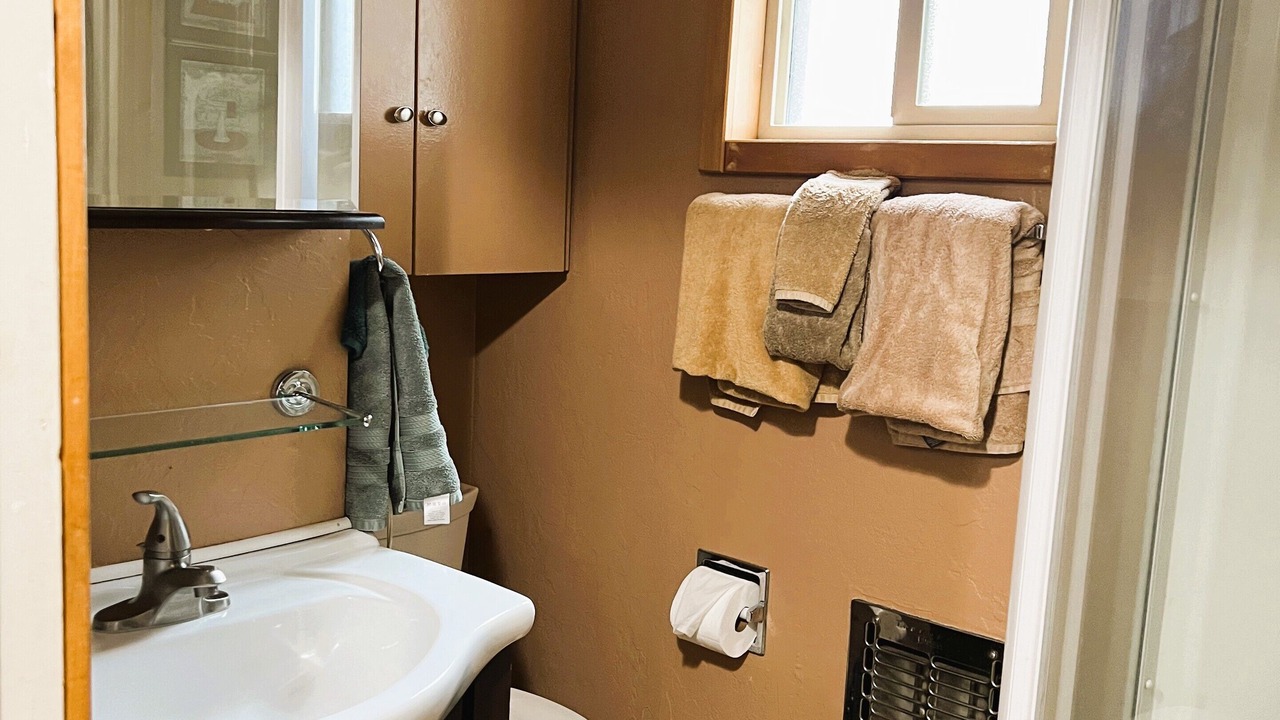 Photo of Bathroom in Peninsula Village