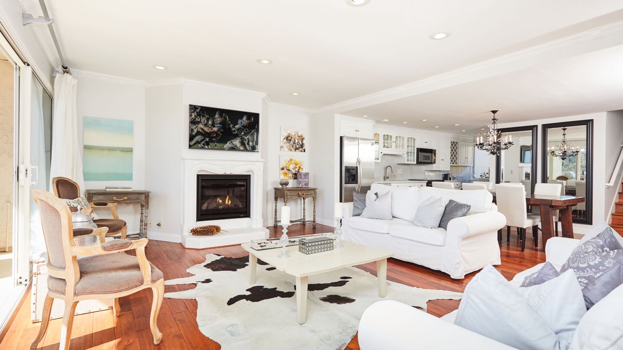 Photo of Livingroom in Eastern Malibu