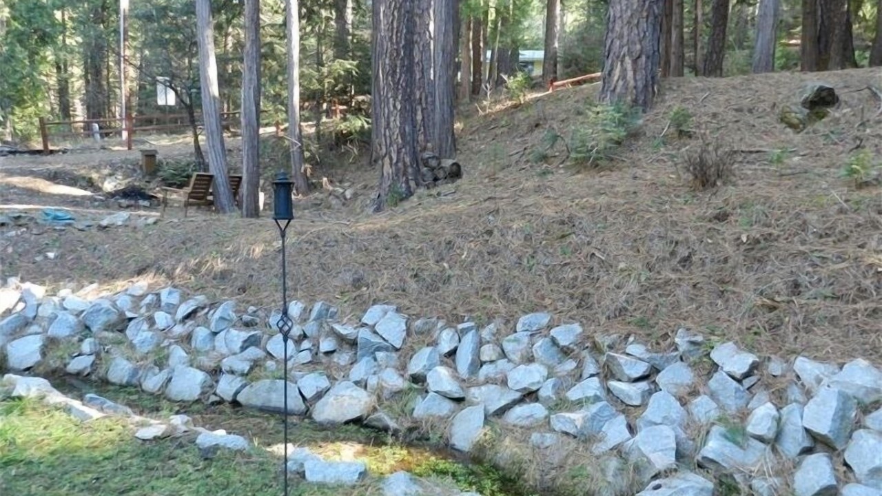 Photo of Others in Mariposa