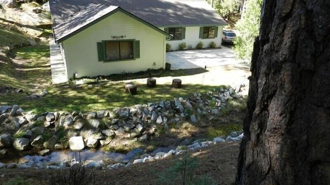 Photo of Others in Mariposa