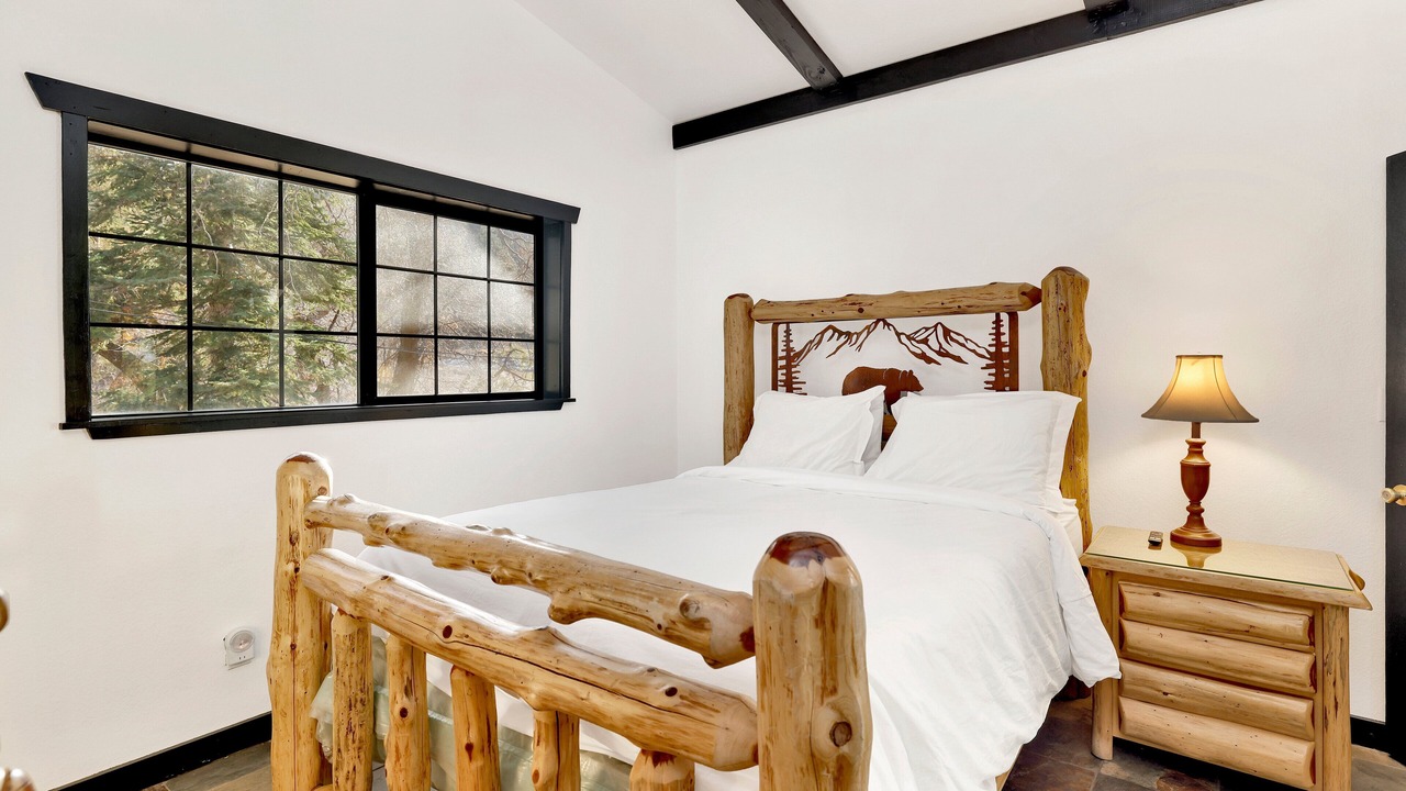 Photo of Bedroom in Upper Moonridge