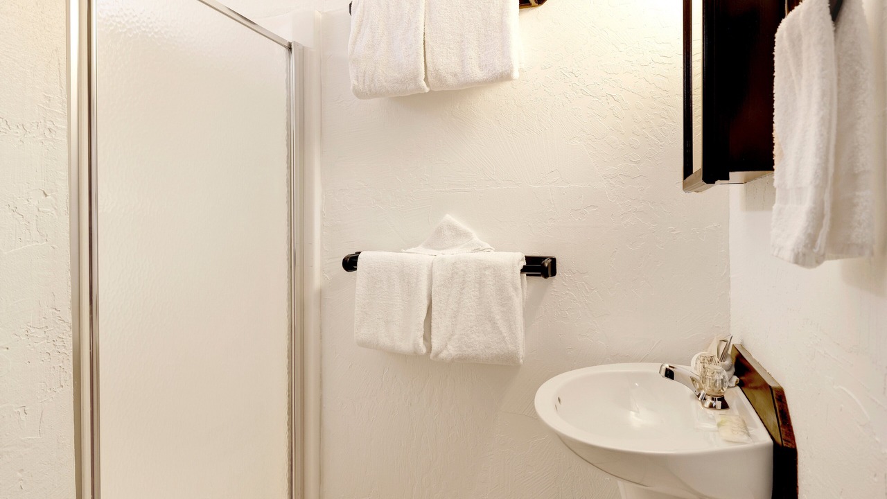 Photo of Bathroom in Upper Moonridge