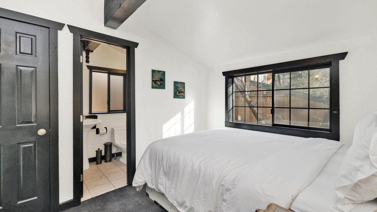 Photo of Bedroom in Upper Moonridge
