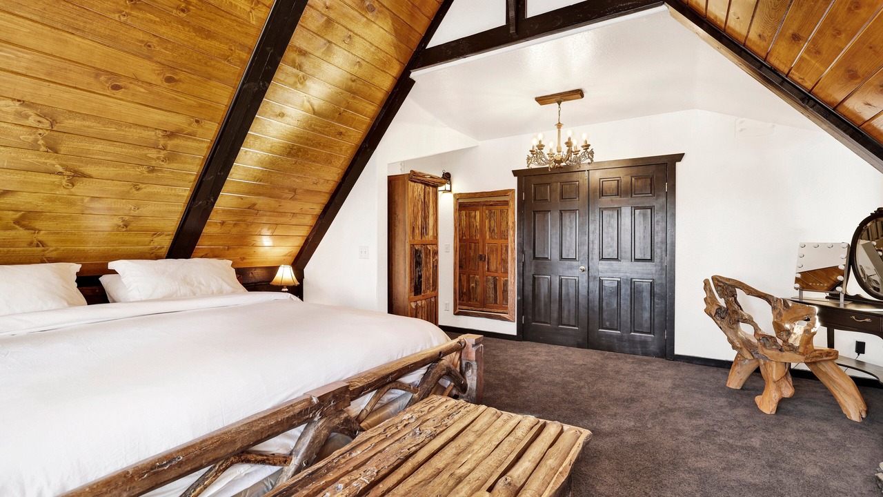 Photo of Bedroom in Upper Moonridge