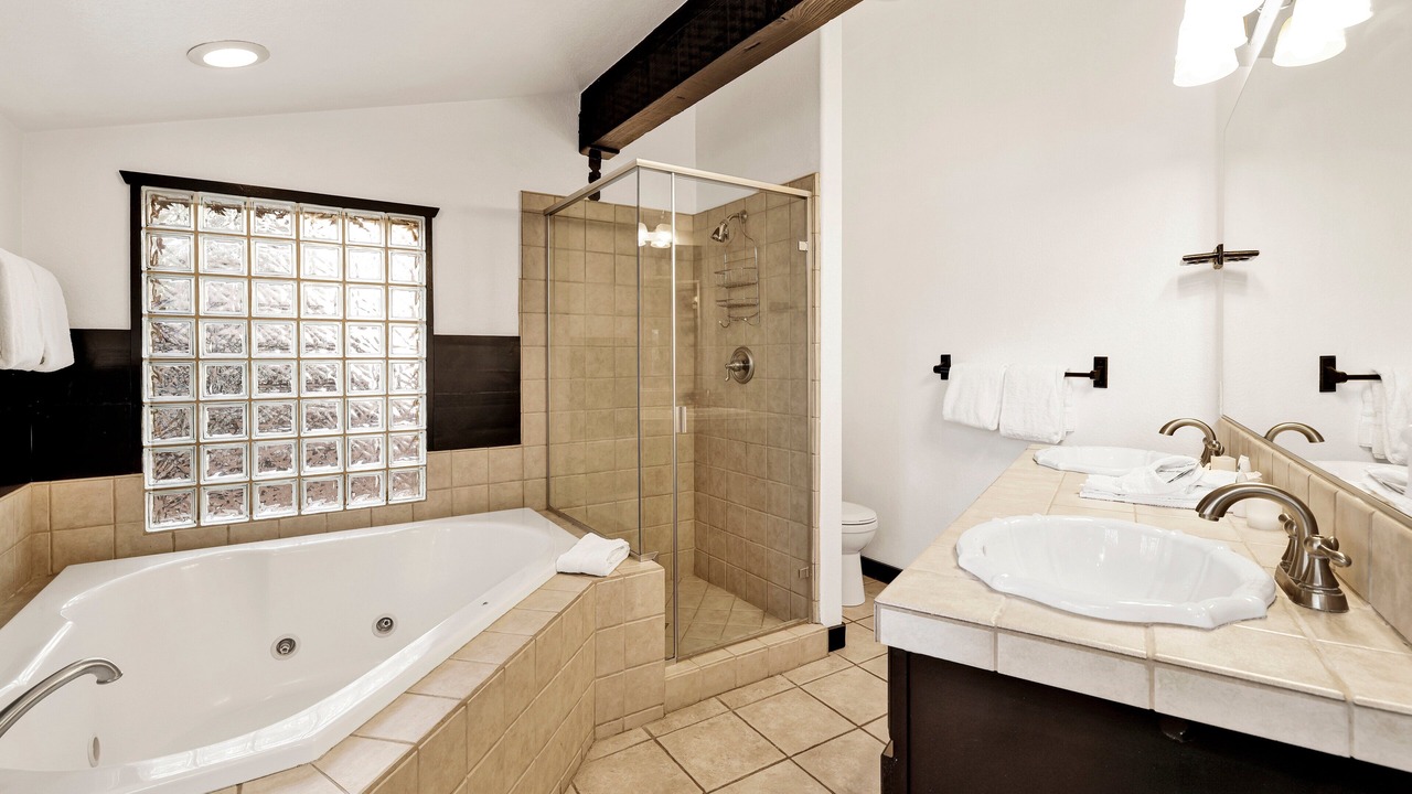 Photo of Bathroom in Upper Moonridge