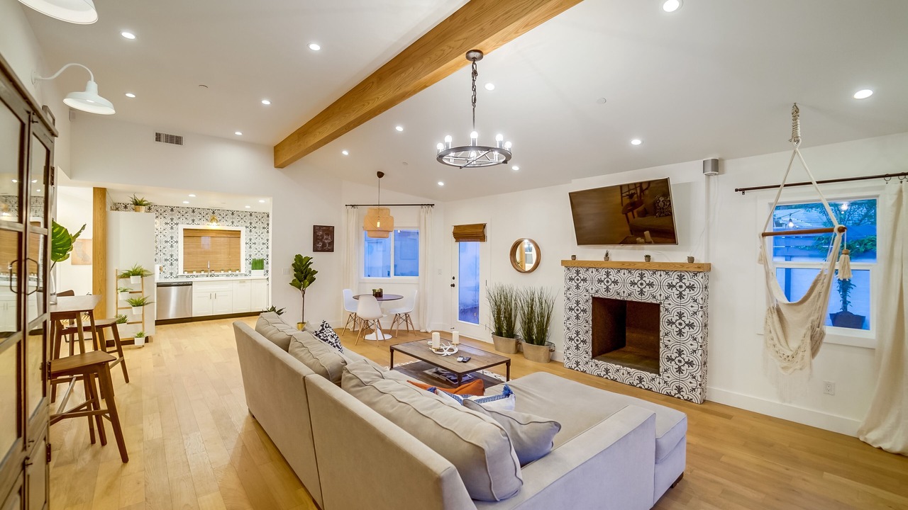 Photo of Livingroom in North Central