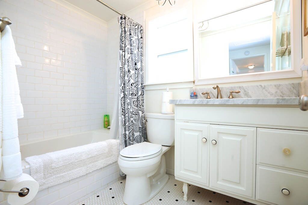 Photo of Bathroom in Eastern Malibu