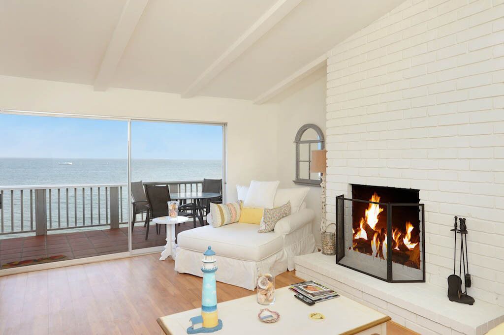 Photo of Livingroom in Eastern Malibu