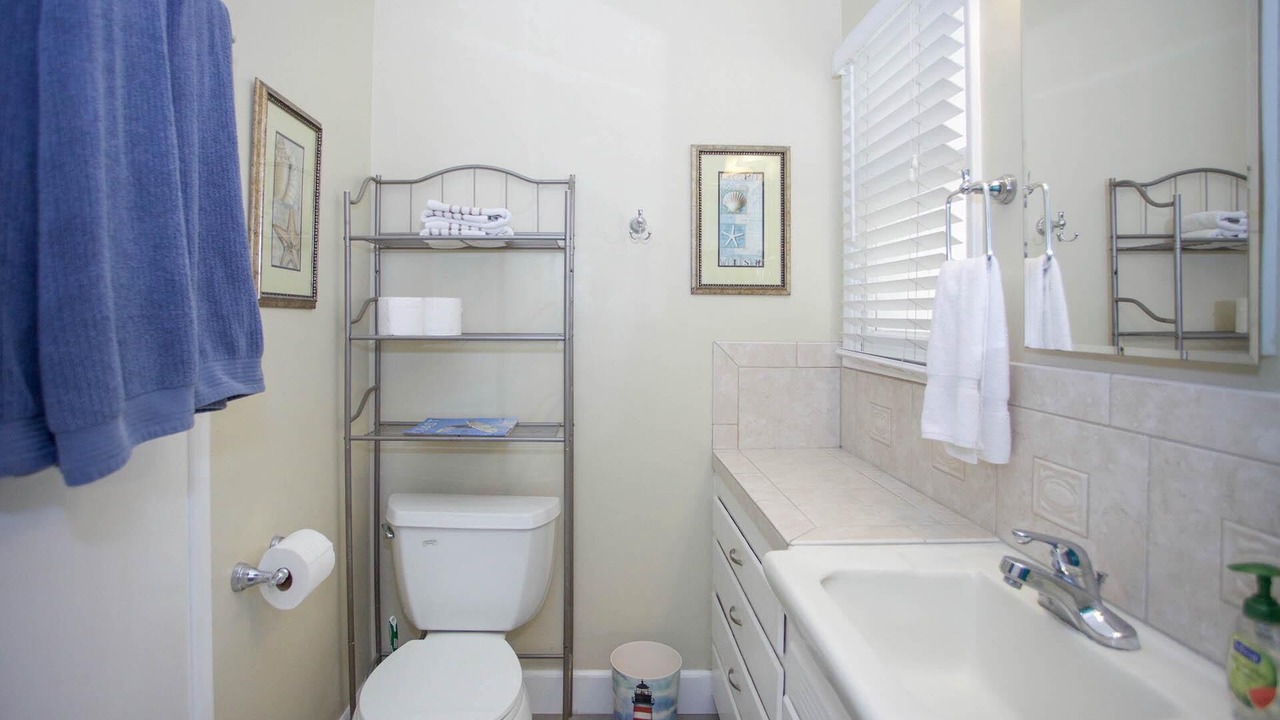Photo of Bathroom in Balboa Peninsula