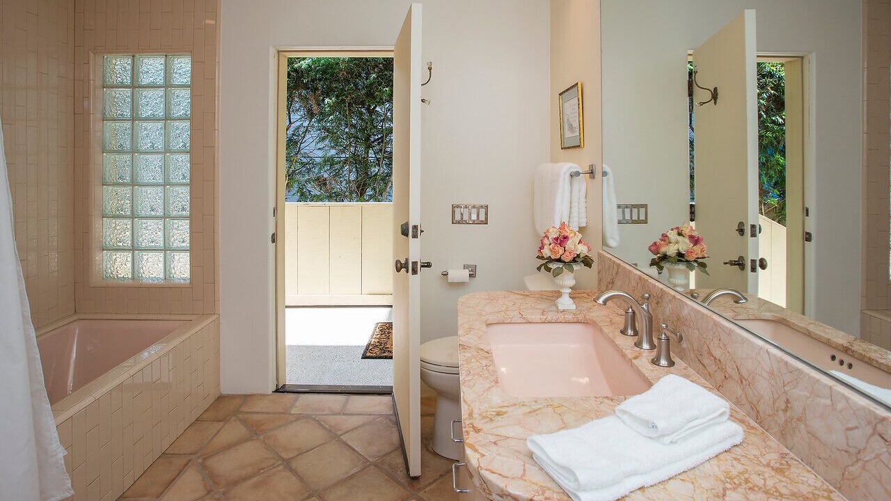 Photo of Bathroom in Summerland