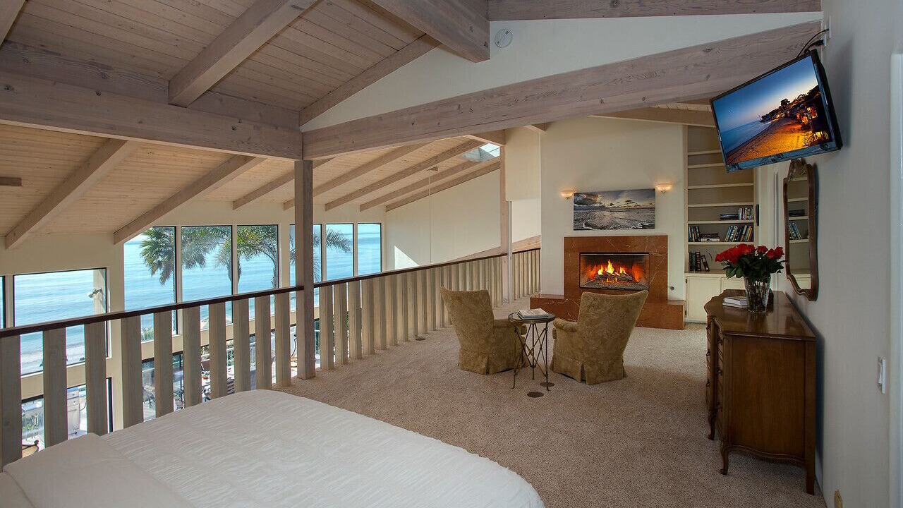 Photo of Livingroom in Summerland