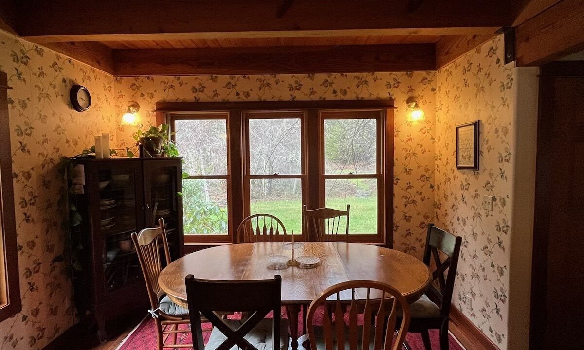 Photo of Livingroom in Willits