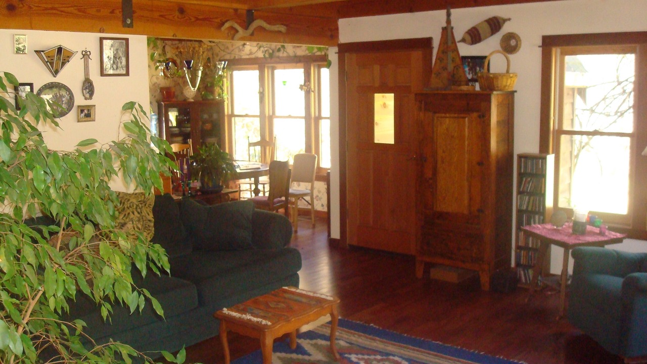 Photo of Livingroom in Willits