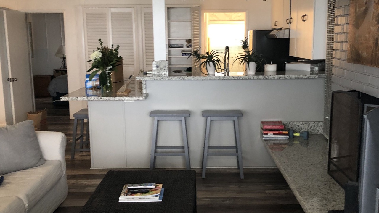Photo of Livingroom in Central Malibu