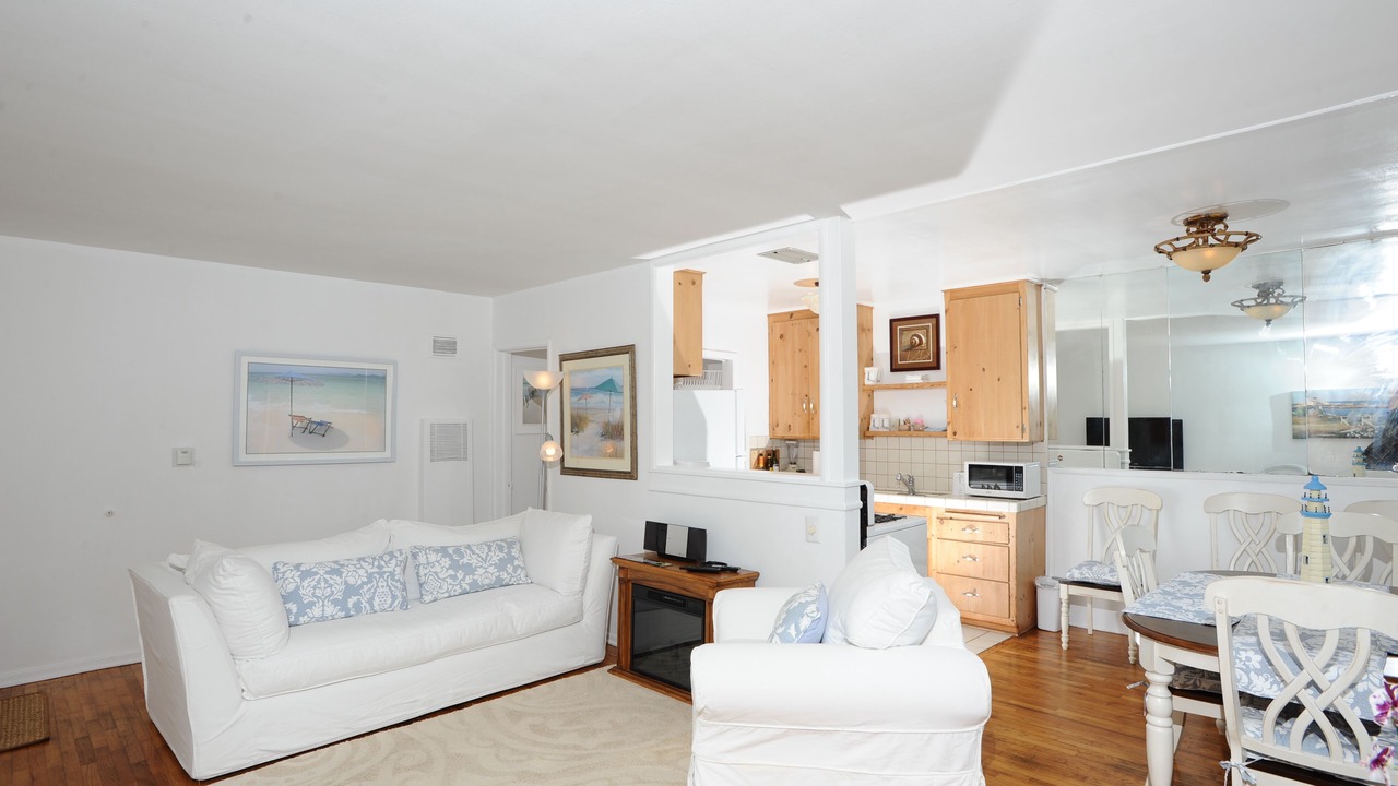 Photo of Bedroom in Eastern Malibu