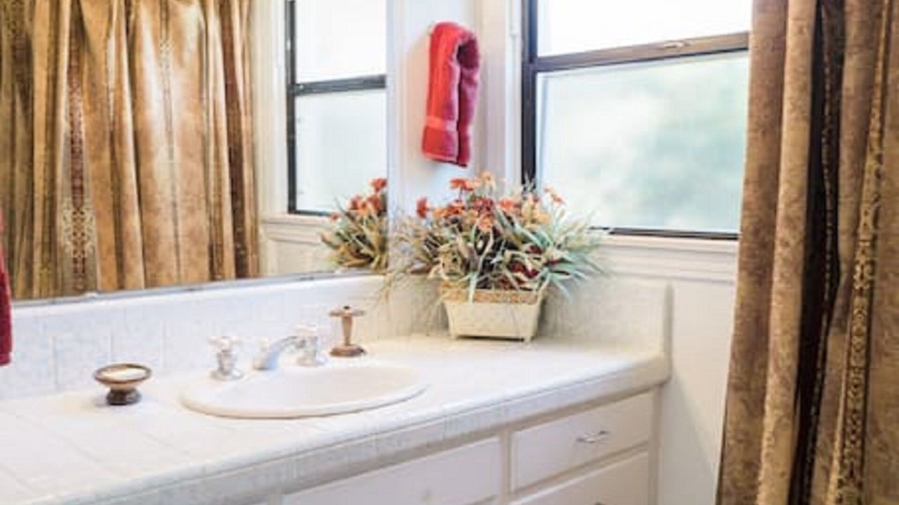 Photo of Bathroom in Salinas