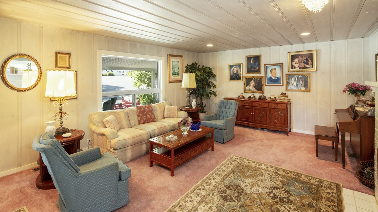 Photo of Bedroom in Salinas