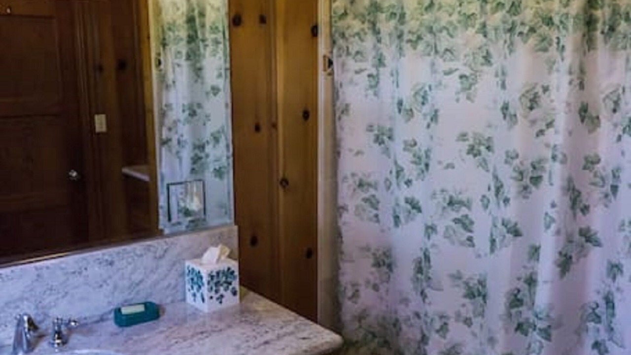 Photo of Bathroom in Salinas