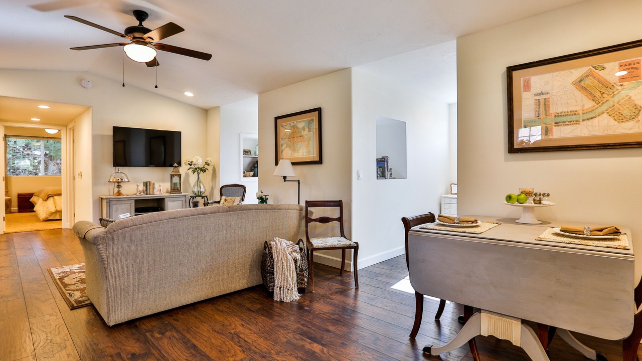Photo of Bedroom in San Antonio Heights