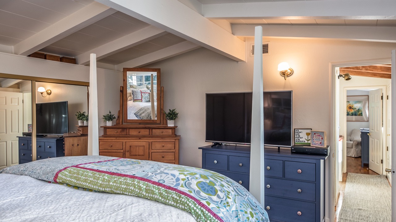 Photo of Bedroom in Mission Fields