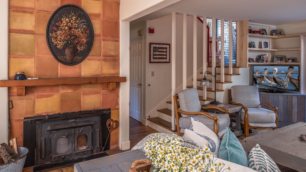 Photo of Livingroom in Mission Fields