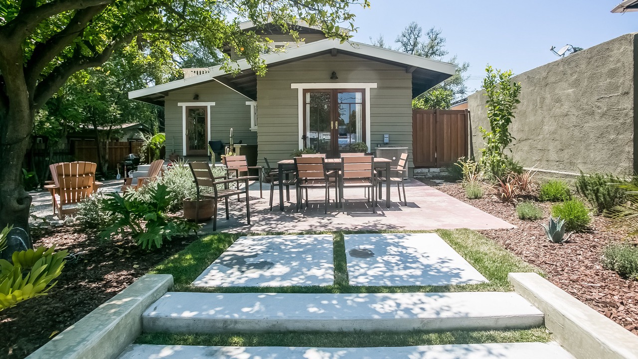Photo of Outdoor in Bungalow Heaven