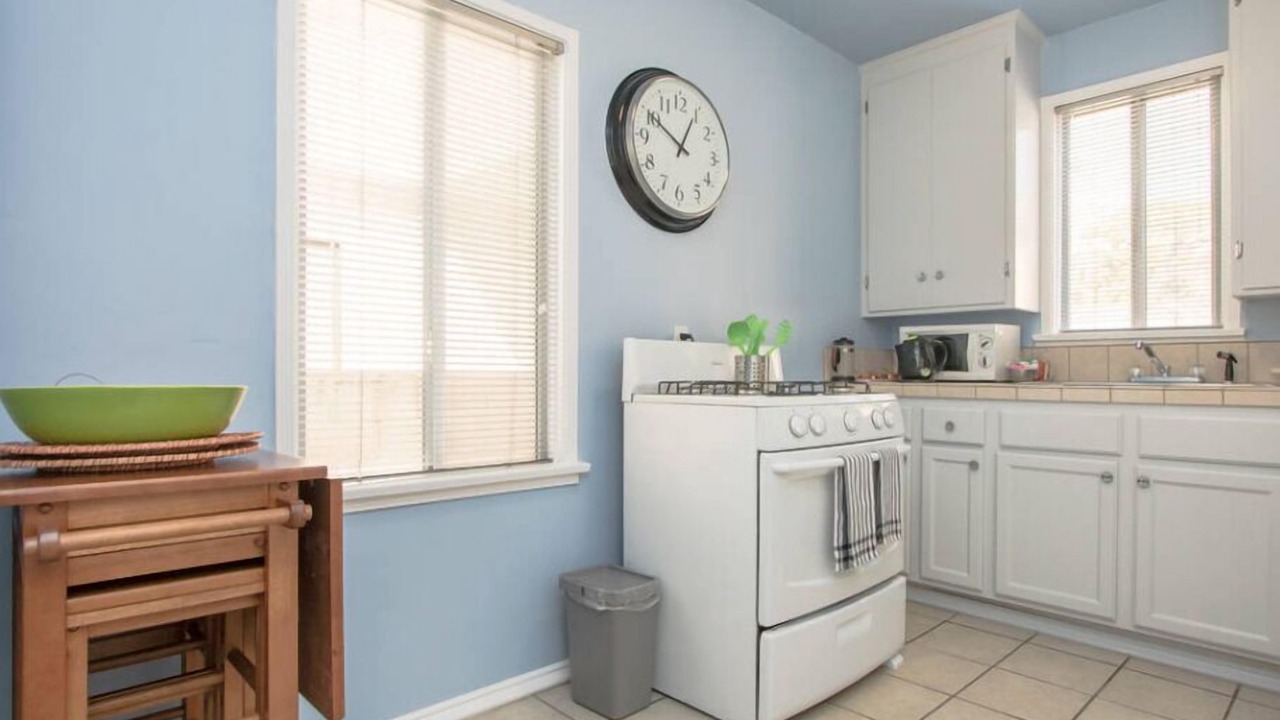 Photo of Bedroom in Burbank
