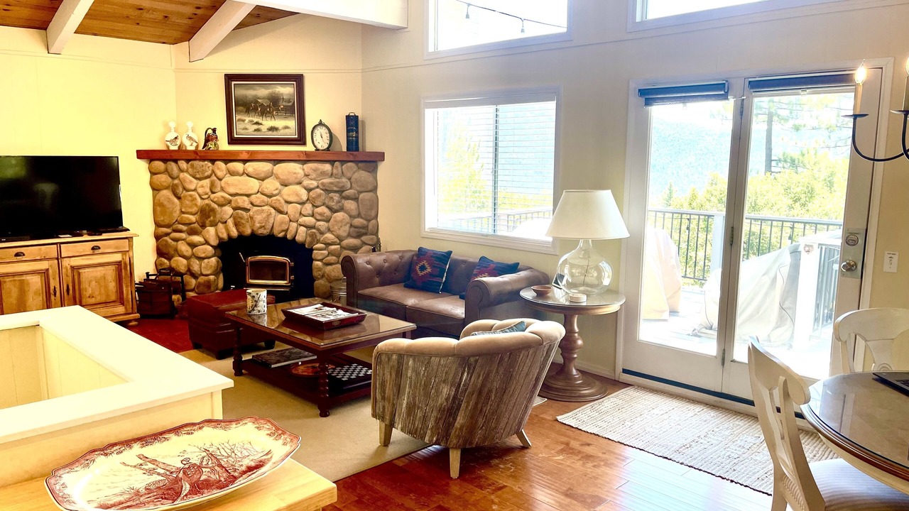 Photo of Livingroom in Pine Cove